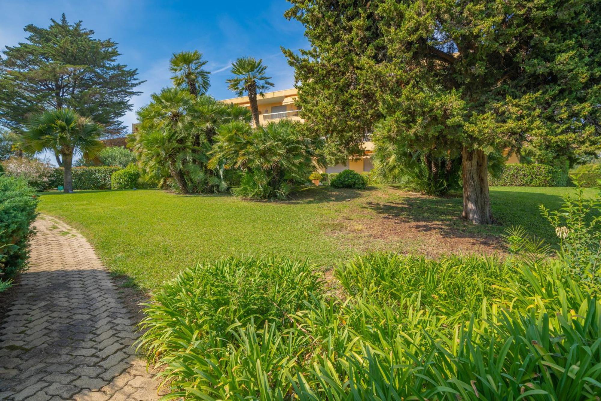 Les 15 Pins & La Mer -Your Green Getaway Near Sea & Beach Antibes Zewnętrze zdjęcie