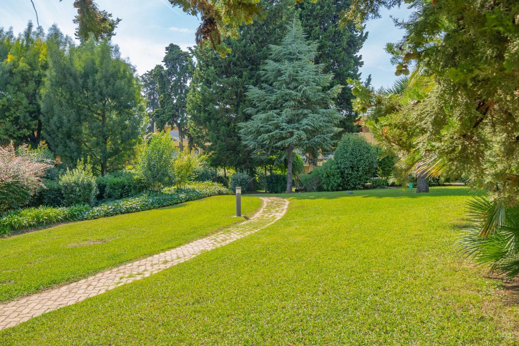 Les 15 Pins & La Mer -Your Green Getaway Near Sea & Beach Antibes Zewnętrze zdjęcie